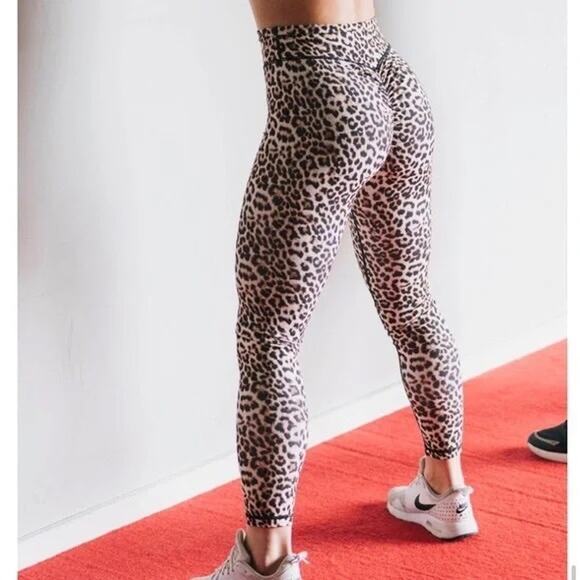 Zyia | Cheetah Print Butt Scrunch High Waist Full Length Brilliant Leggings - Picture 1 of 9